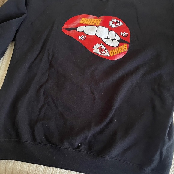 Kansas City chiefs graphic crewneck size large - Picture 4 of 5